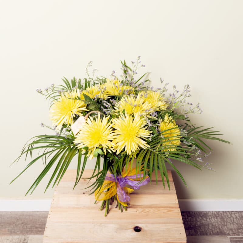 Ramo de crisantemos uniflora «Sol naciente» de Azahar Floristas